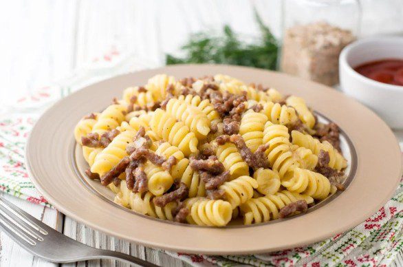 Быстрые и легкие макароны по-флотски